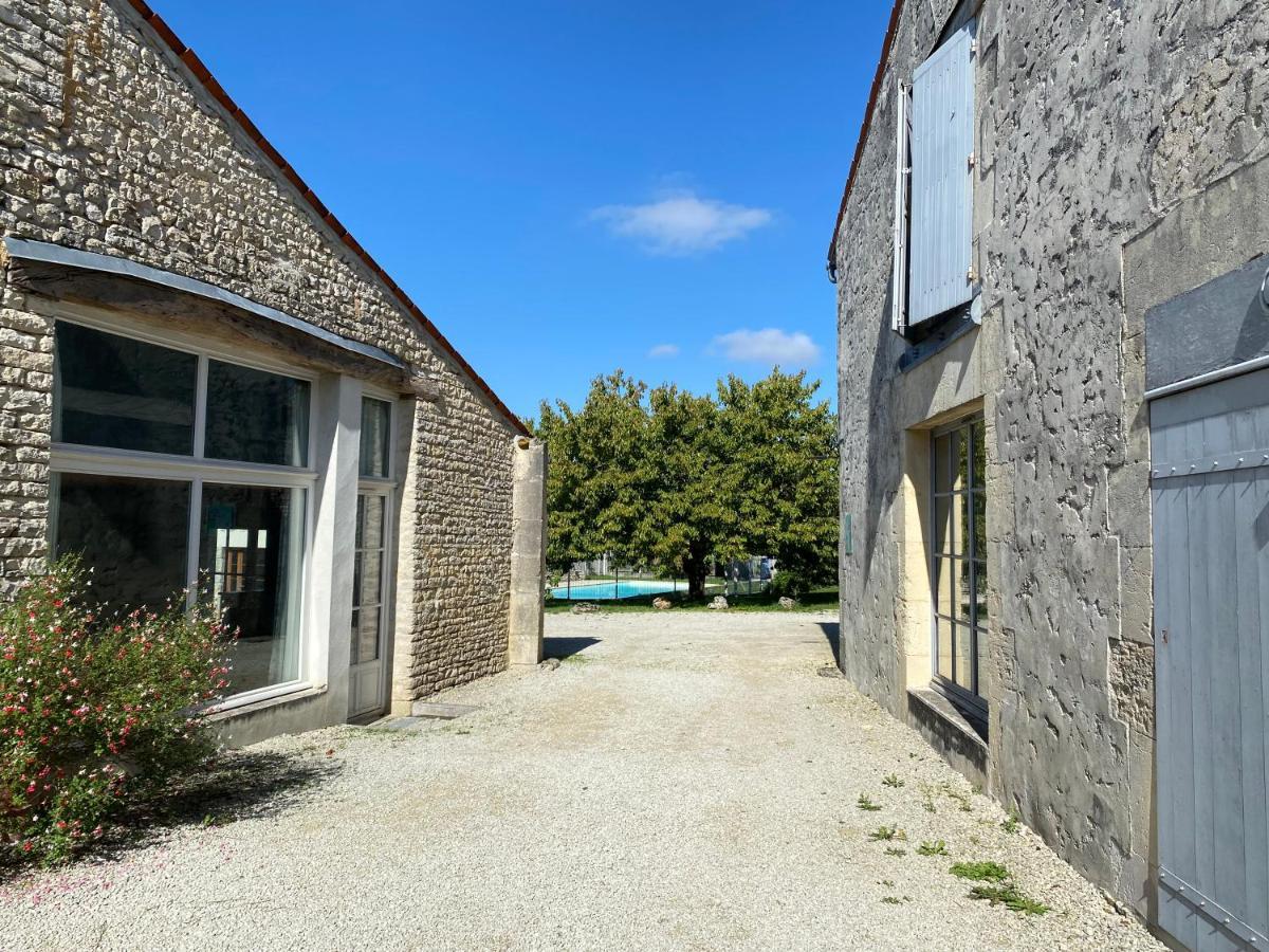 Domaine De La Laigne - Spa Asnières-la-Giraud Екстериор снимка