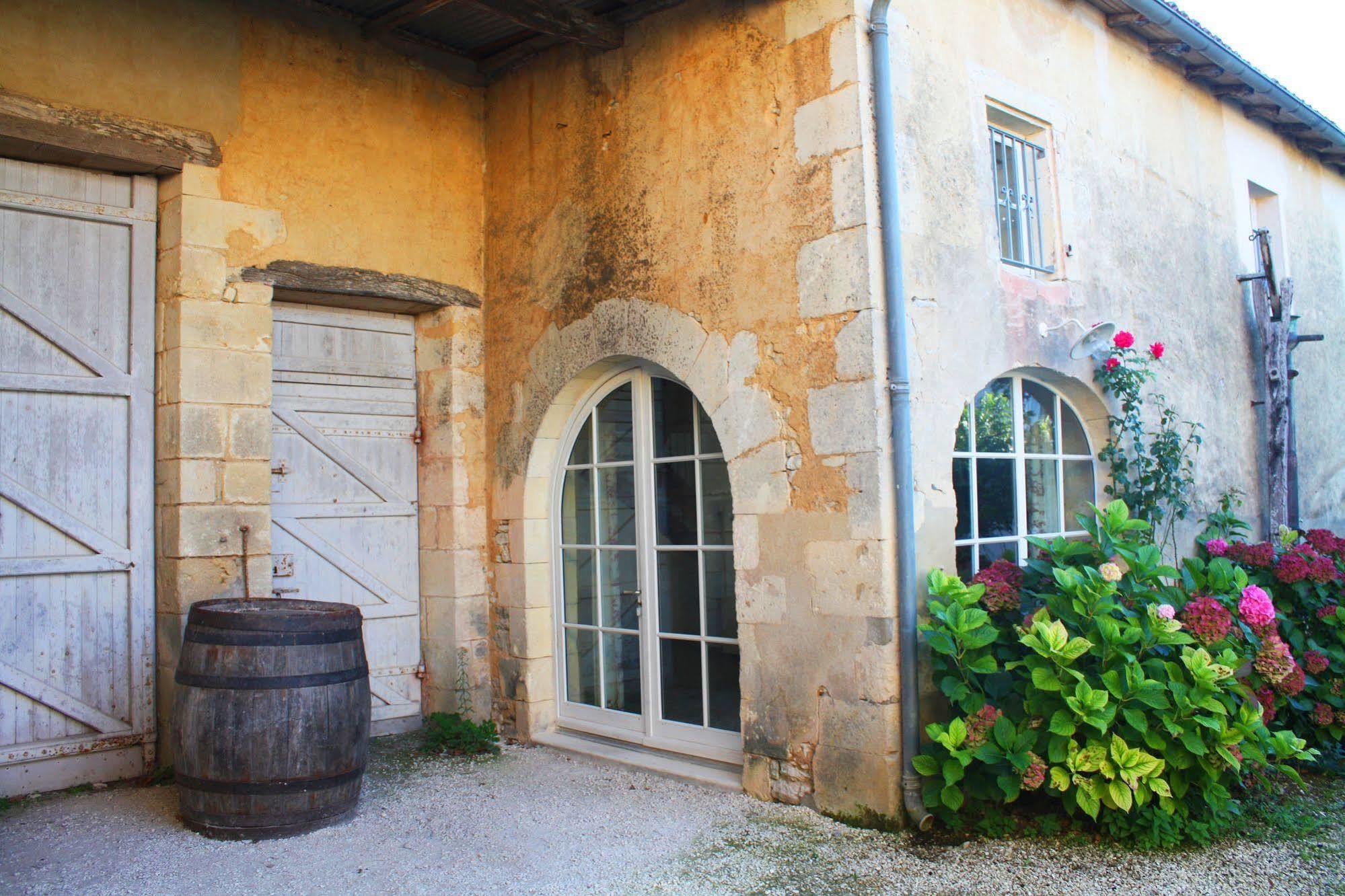Domaine De La Laigne - Spa Asnières-la-Giraud Екстериор снимка